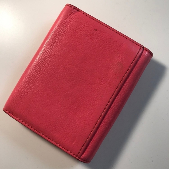 Marc Jacobs Hot Pink Wallet - Picture 2 of 4